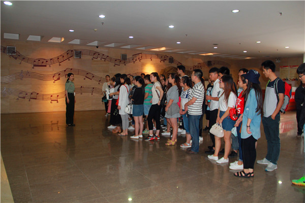 2016062808401262.jpg 公司员工党员赴鄂豫皖革命纪念馆开展“两学一做”党日活动