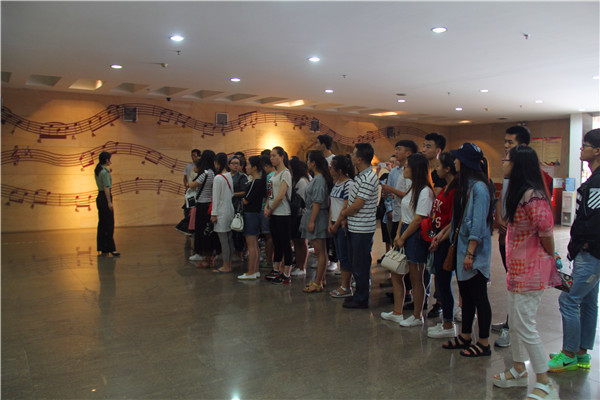 2016062808401212.jpg 公司员工党员赴鄂豫皖革命纪念馆开展“两学一做”党日活动